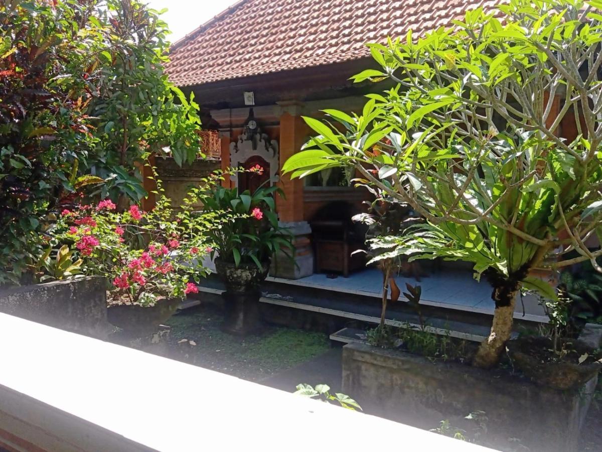 Family Guest House Убуд Экстерьер фото