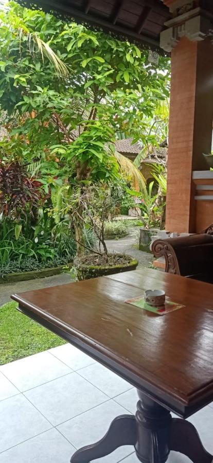 Family Guest House Убуд Экстерьер фото